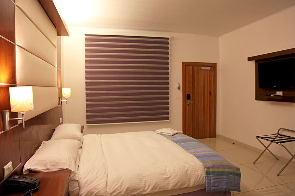 New England The Hub Hotel מראה חיצוני תמונה